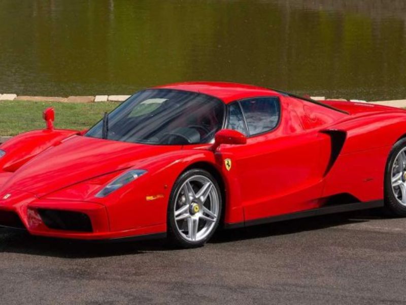 Ferrari của nước nào? chiếc xe bán chạy nhất?