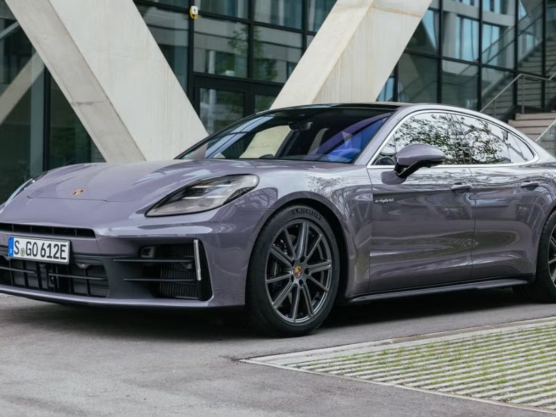 Porsche Panamera Phù hợp cho những người yêu thích sự kết hợp giữa sedan sang trọng và hiệu suất cao