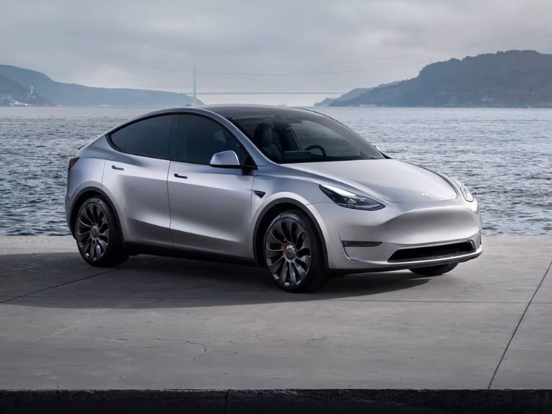 Tesla Model Y Dành cho những ai muốn sở hữu một chiếc SUV điện nhỏ gọn, tối ưu hóa giữa hiệu suất và không gian