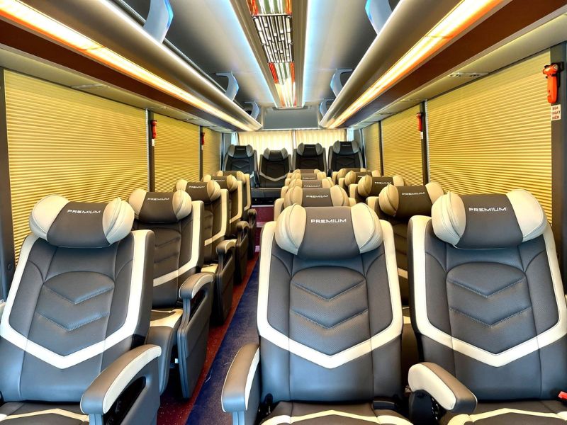 Xe limousine Hà Nội Ba Bể nguyên xe