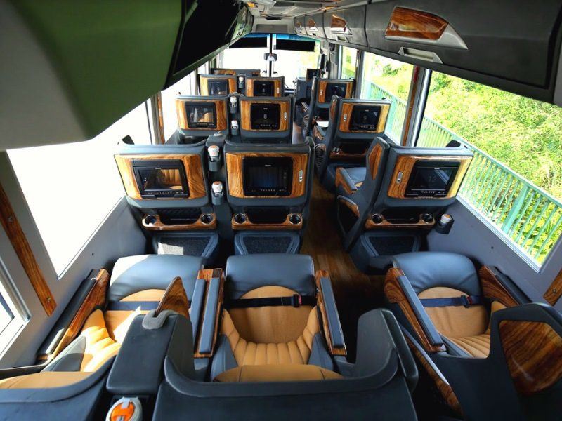 Vì sao nên chọn xe limousine Hà Nội Hạ Hòa nguyên xe