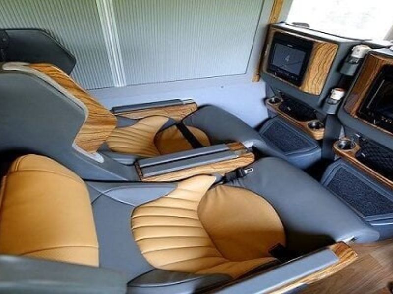 Vì sao nên chọn xe limousine Hà Nội Lâm Thao nguyên xe