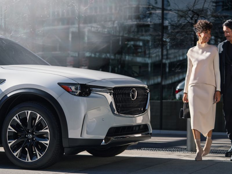 Có nên mua xe hybrid chạy xăng điện hay không?