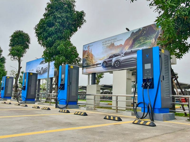 Trạm Sạc Xe Điện VinFast: Vị Trí, Chi Phí Và Cách Sạc Nhanh