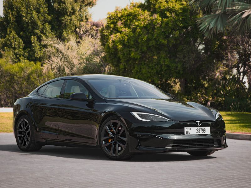 Tesla Model S Plaid – sedan thương mại nhanh bậc nhất