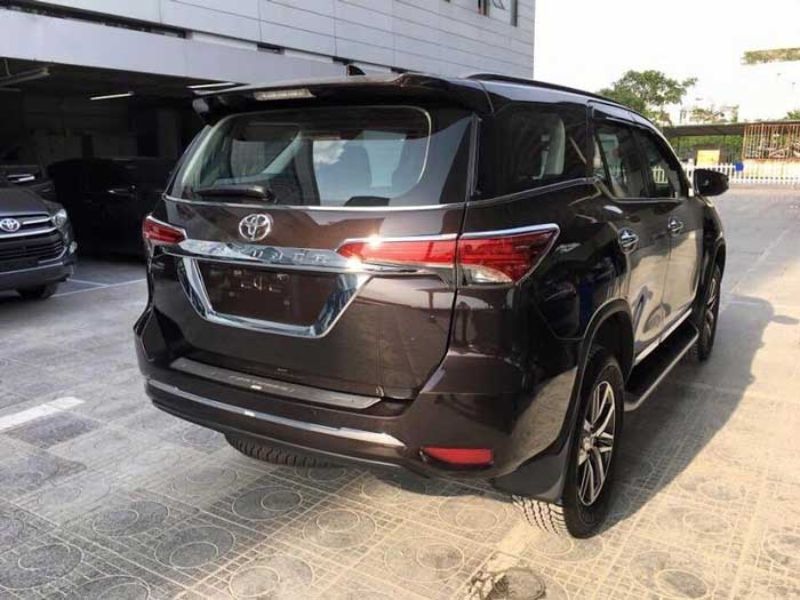 Cách Mở Cốp Sau Xe Fortuner Đúng Chuẩn Cho Người Mới