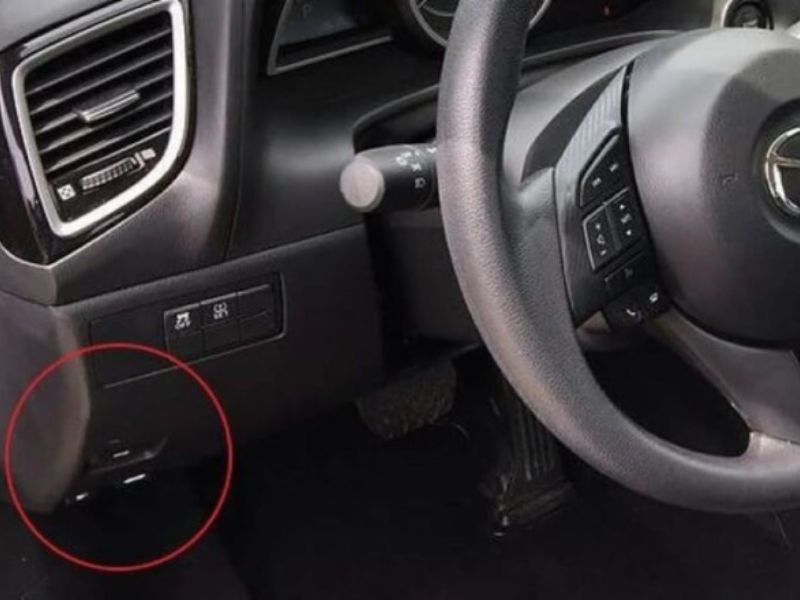 Cách mở cốp trước xe ô tô khi xe bị khóa hoặc bị kẹt chốt