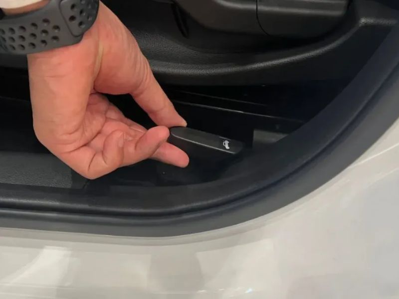 Mở Cốp Honda City Bằng Nút Ở Phía Sau Xe