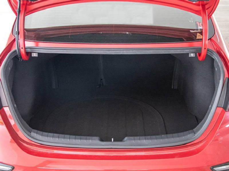 Cách mở cốp xe Cerato từ bên trong khoang cabin/hành lý