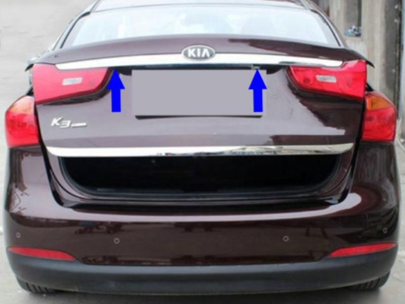 Cách mở cốp xe Kia K3 bằng tay nắm phía sau