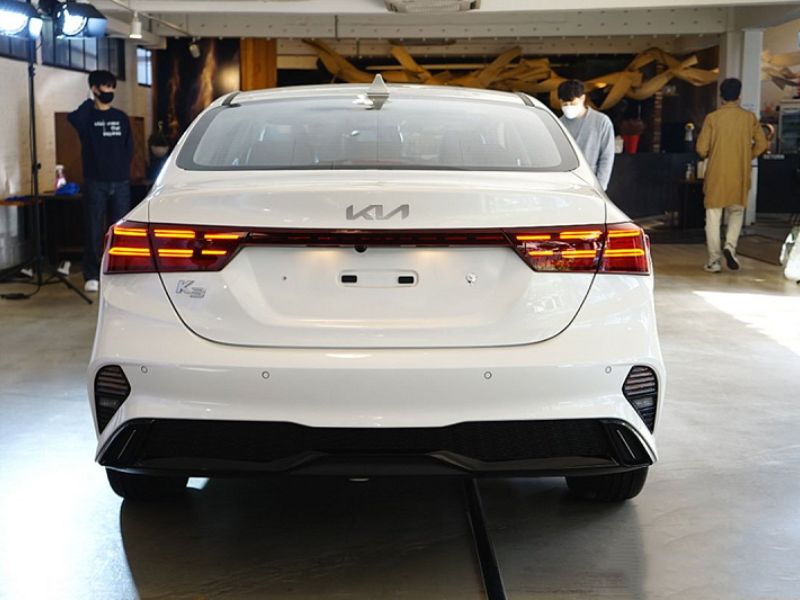 Cách mở cốp xe Kia K3 bằng cảm biến thông minh Smart Trunk