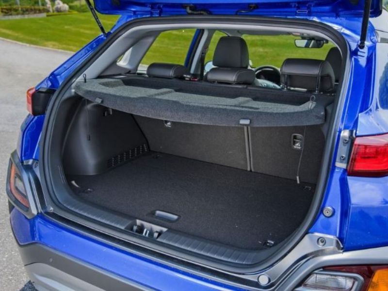 Cách mở cốp xe Kona bằng chìa cơ khi remote hết pin