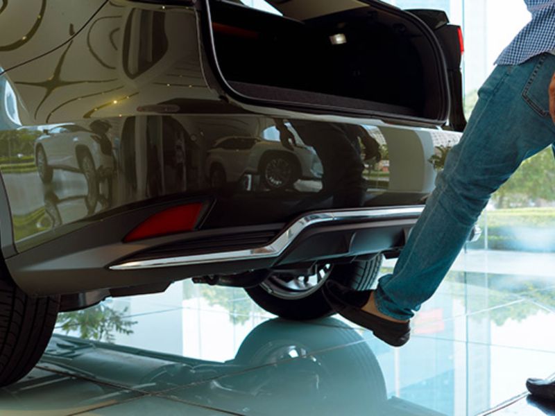 Cách Mở Cốp Xe Lexus Bằng Chìa Khóa