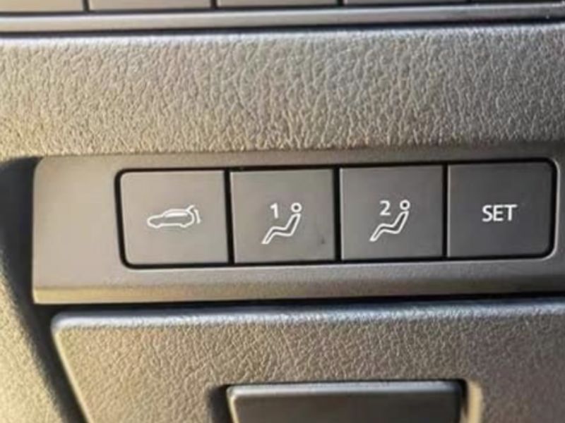 Cách Mở Cốp Xe Mazda 3 Bằng Chìa Khóa