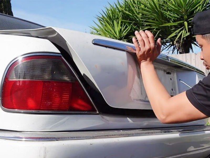 Cách Mở Cốp Xe Ô Tô Bị Kẹt: Hướng Dẫn Xử Lý Đơn Giản Cho Người Mới