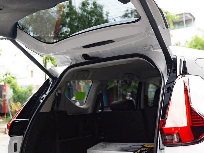 Cách Mở Cốp Xe Xpander Bằng Tay Nắm Phía Sau