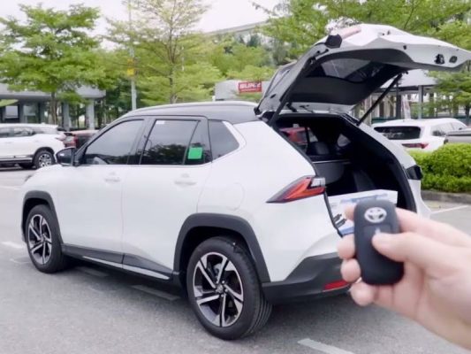 Cách Mở Cốp Xe Yaris Nhanh Chóng Và Đúng Cách