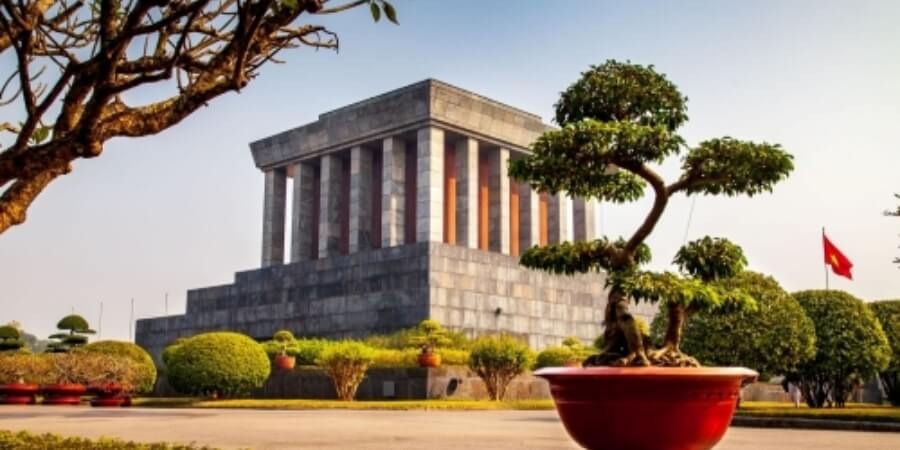 Kinh nghiệm đi Lăng Bác kết hợp địa điểm nổi tiếng Hà Nội