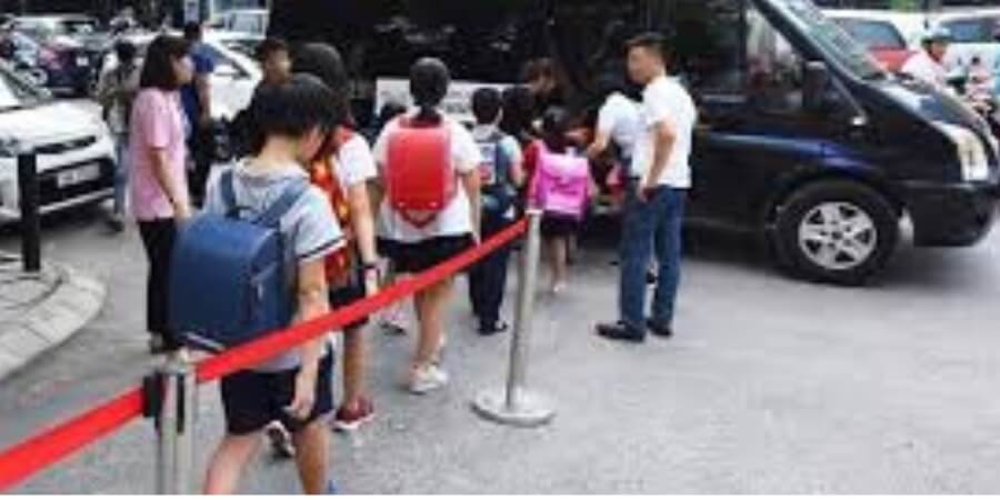 thuê xe đưa đón học sinh